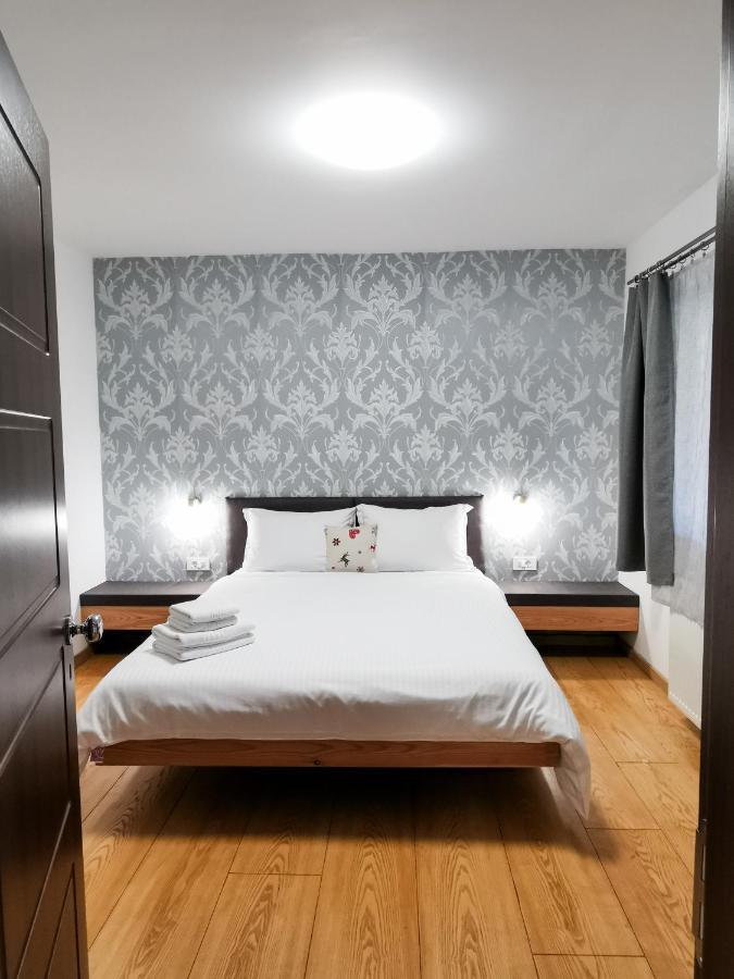 Cedar Crest Aparthotel Rîşnov Buitenkant foto