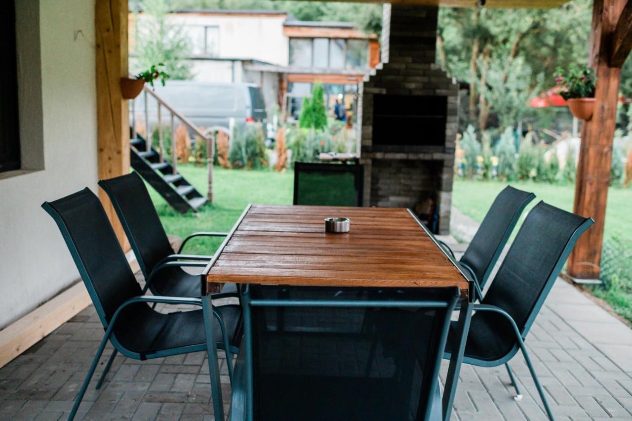 Cedar Crest Aparthotel Rîşnov Buitenkant foto