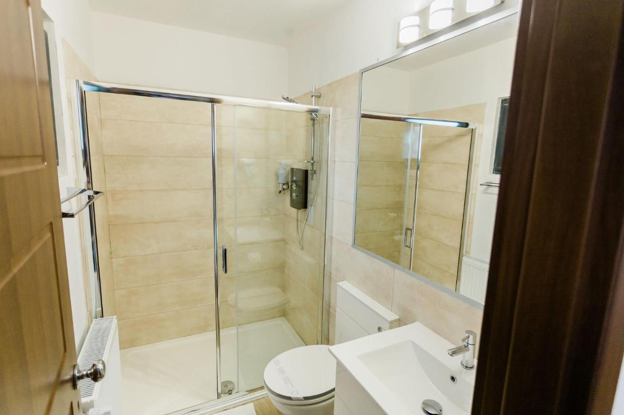 Cedar Crest Aparthotel Rîşnov Buitenkant foto