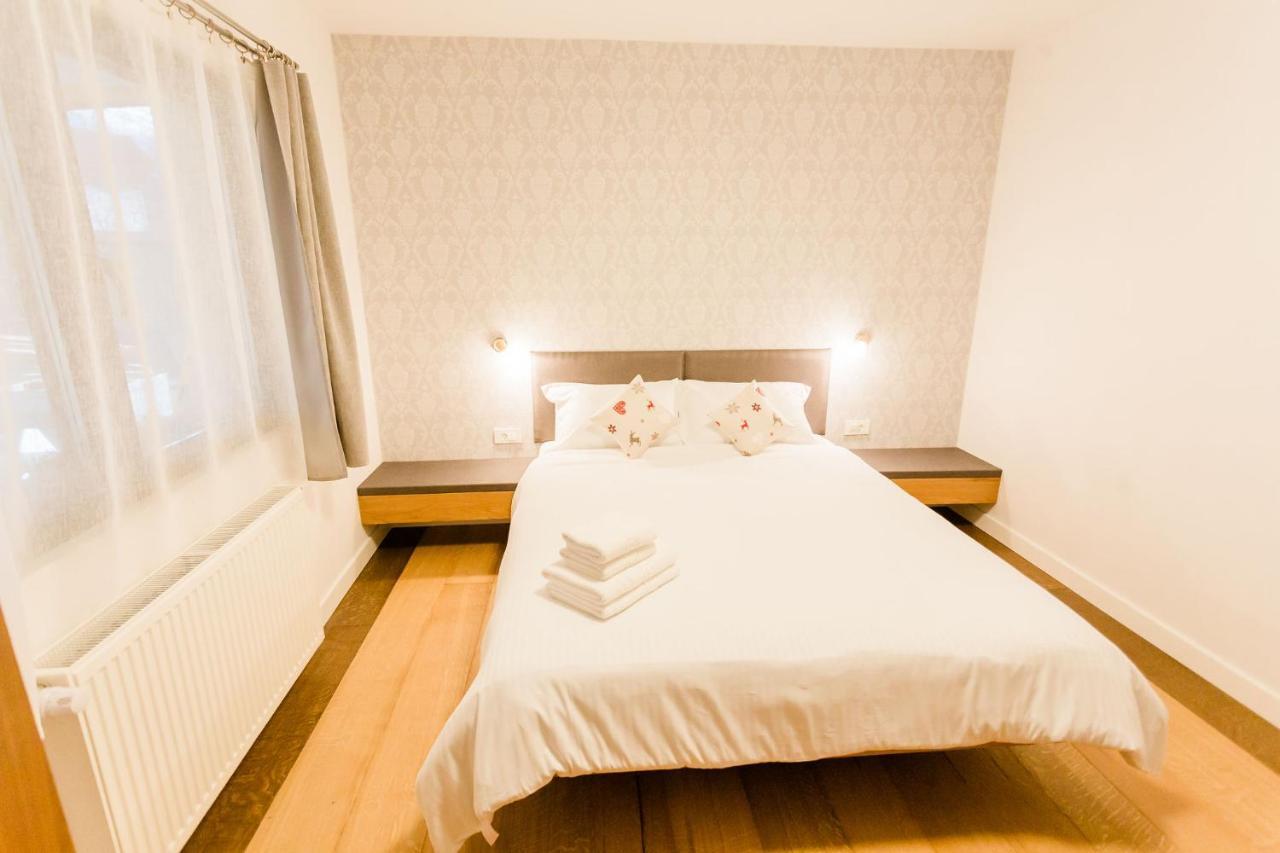 Cedar Crest Aparthotel Rîşnov Buitenkant foto